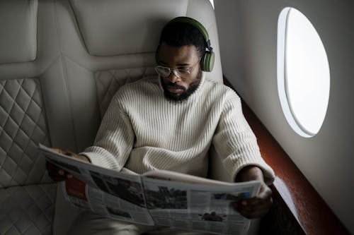 Ingyenes stockfotó afro-amerikai férfi, business osztály, fejhallgatók témában