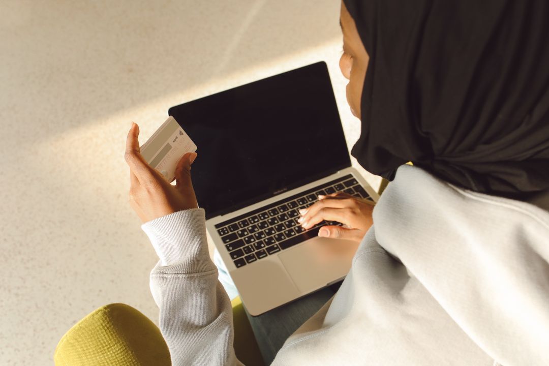 ربط اعلانات يوتيوب بمتجر سلة - Arabic video ad storyboard for Saudi e-commerce product with mobile-first layout