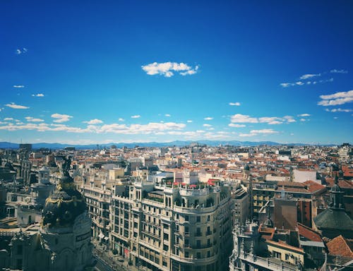 Gratis Fotografía Arquitectónica De Metrópolis Bajo Las Nubes Stratus Foto de stock