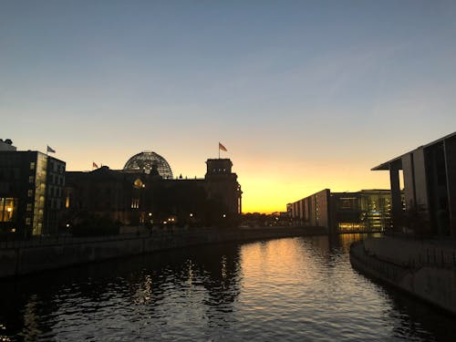 Бесплатное стоковое фото с закат, здание рейхстага, парламент