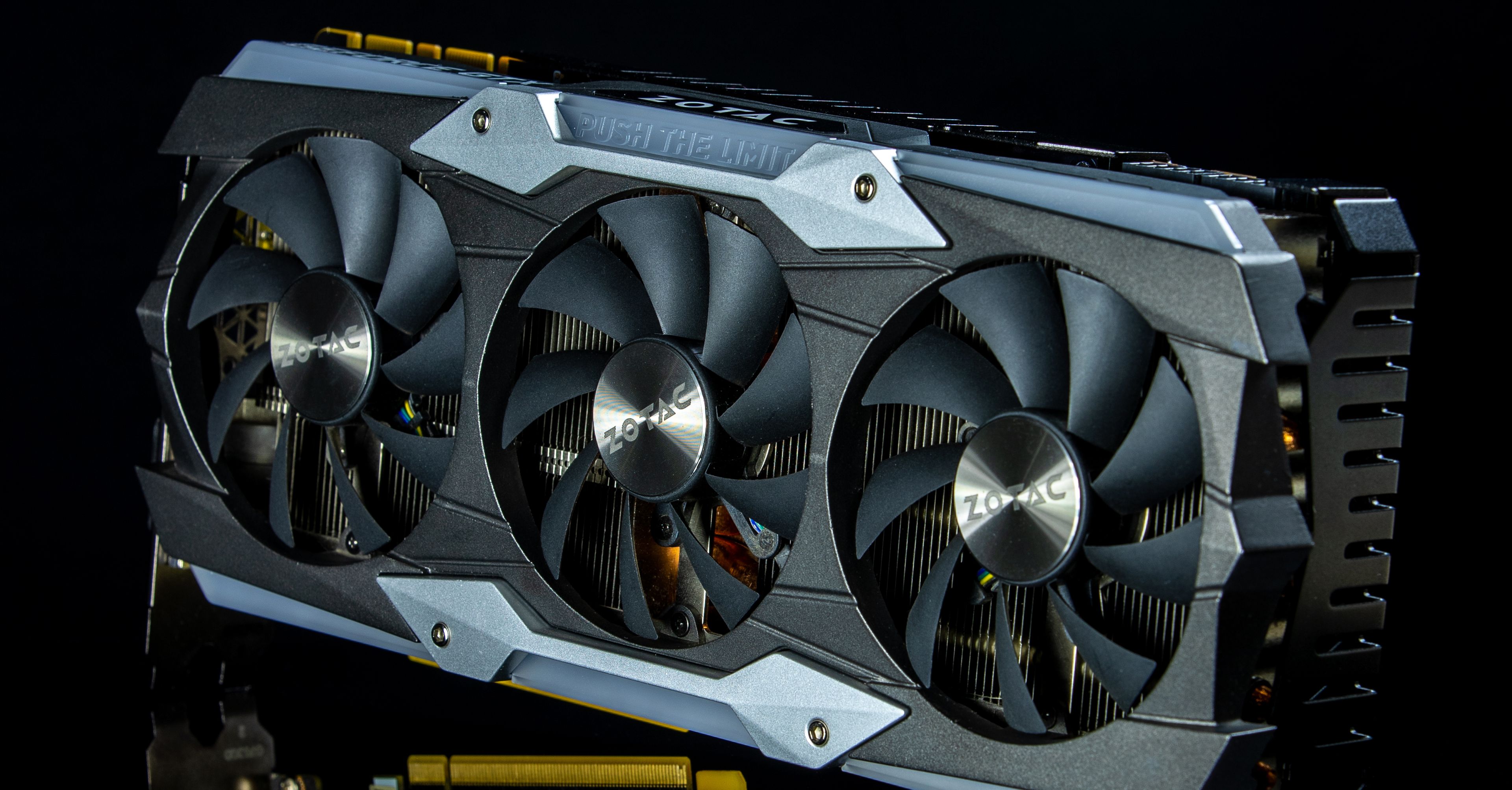 Zasilacz komputerowy do karty Radeon RX 9070