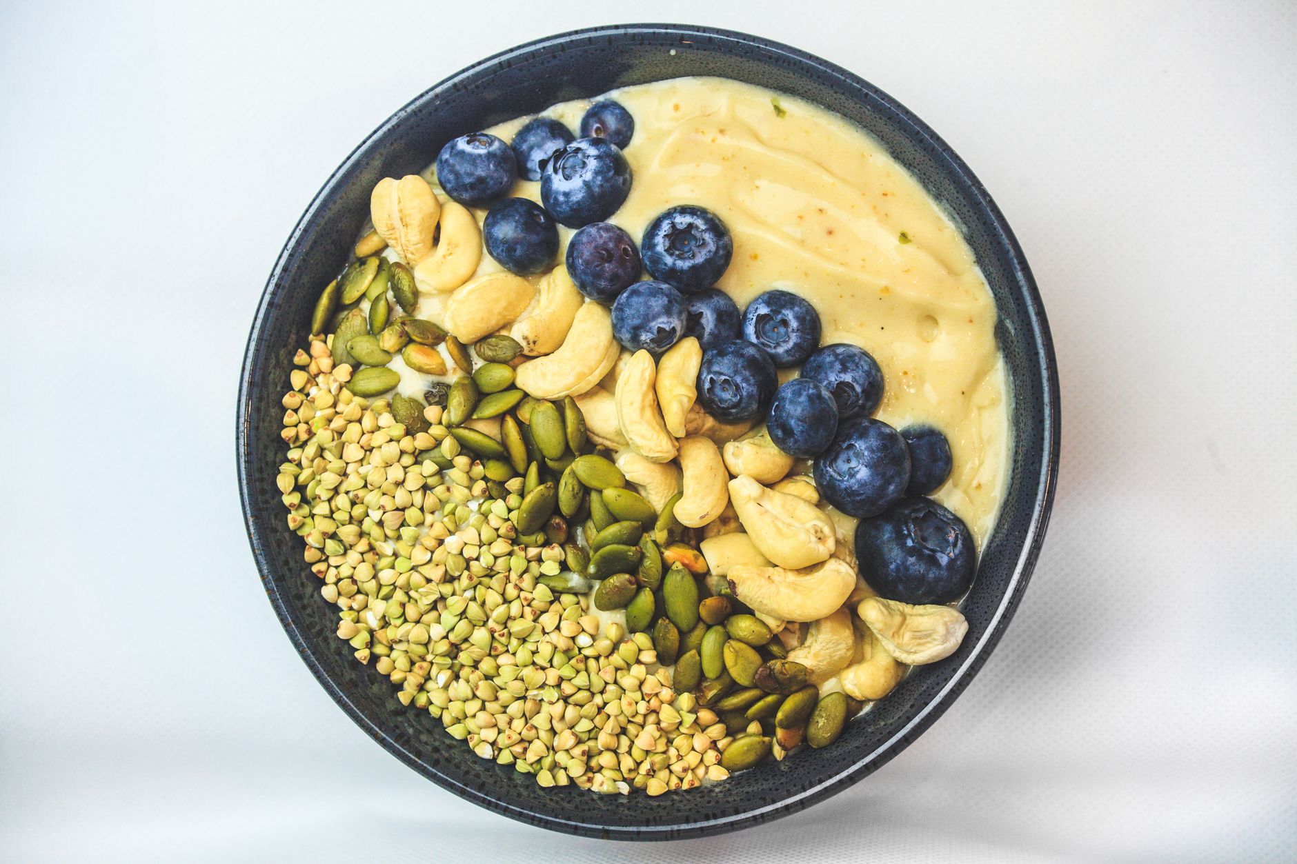 No-bake vegan cashew cheesecake chilled and ready to serve