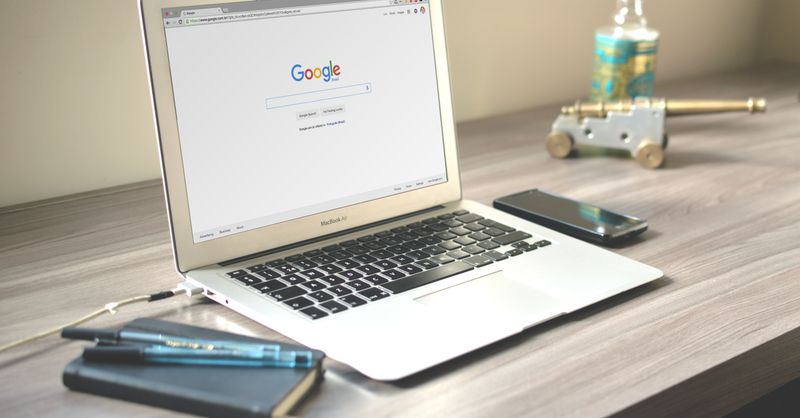 Marketing digital : pourquoi les études de cas percent sur Google Discover, l’analyse de Julien Jimenez