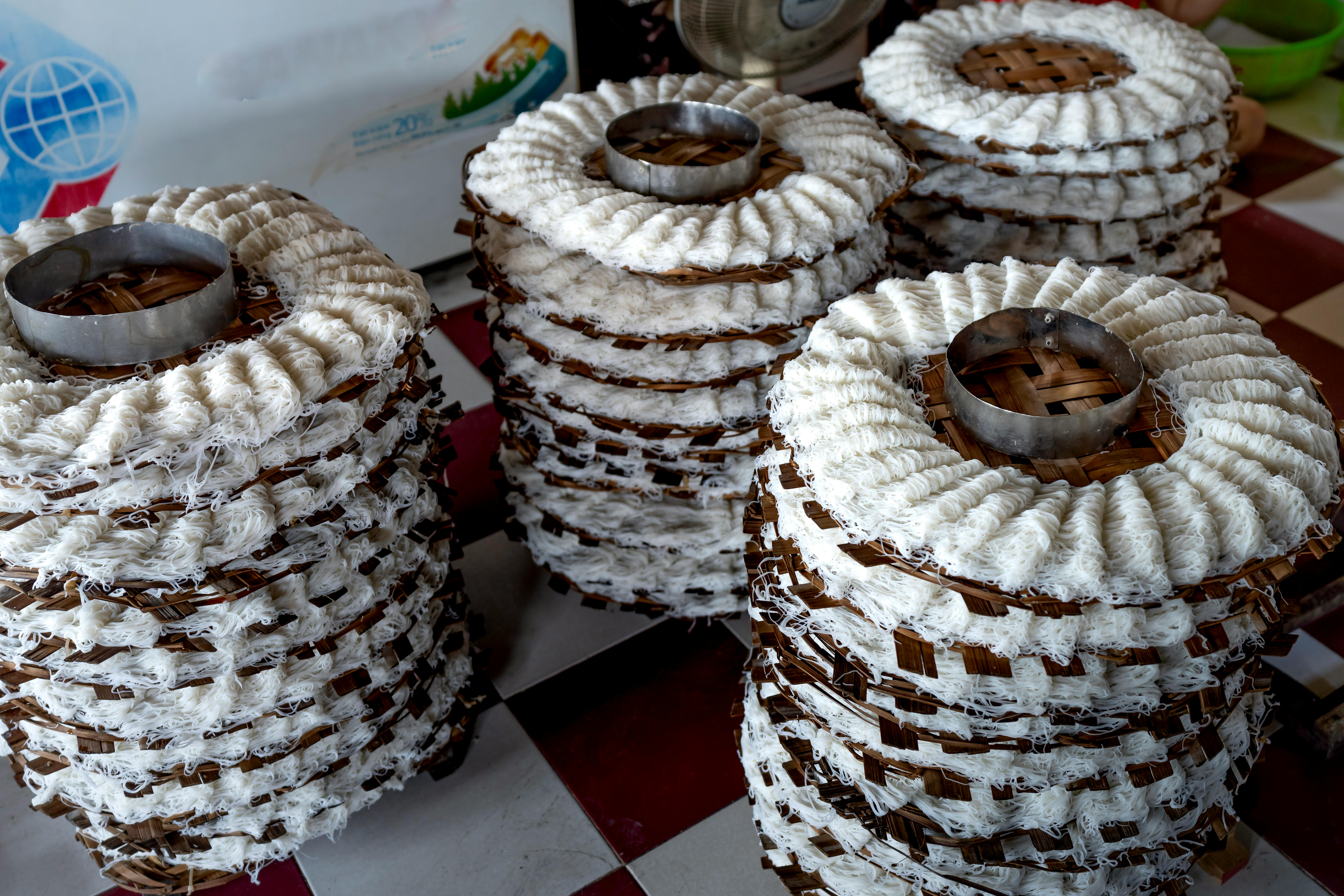 How many hours without food is considered an empty stomach?