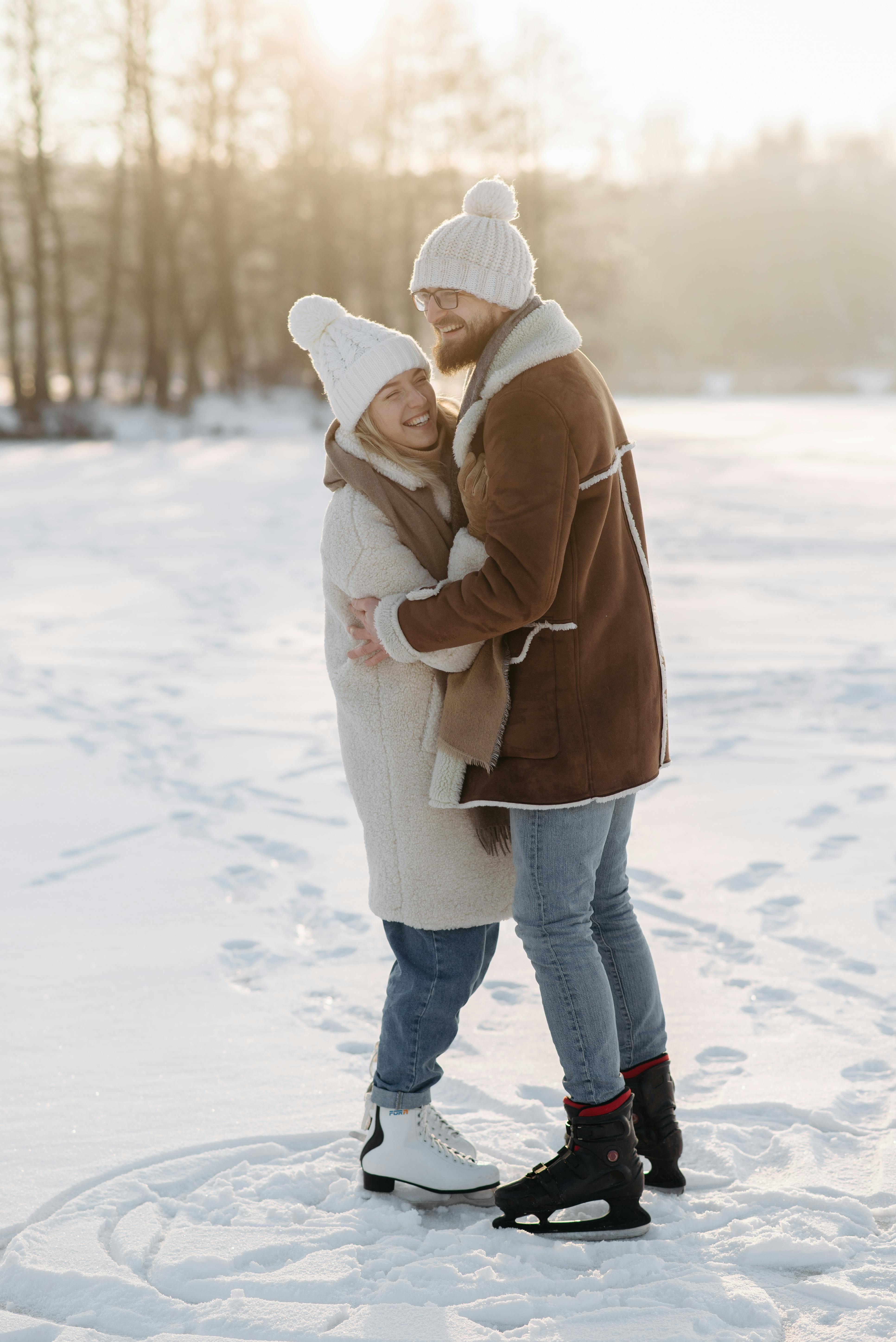 5,531 Cute Couple Winter Stock Photos, High-Res Pictures, and Images -  Getty Images