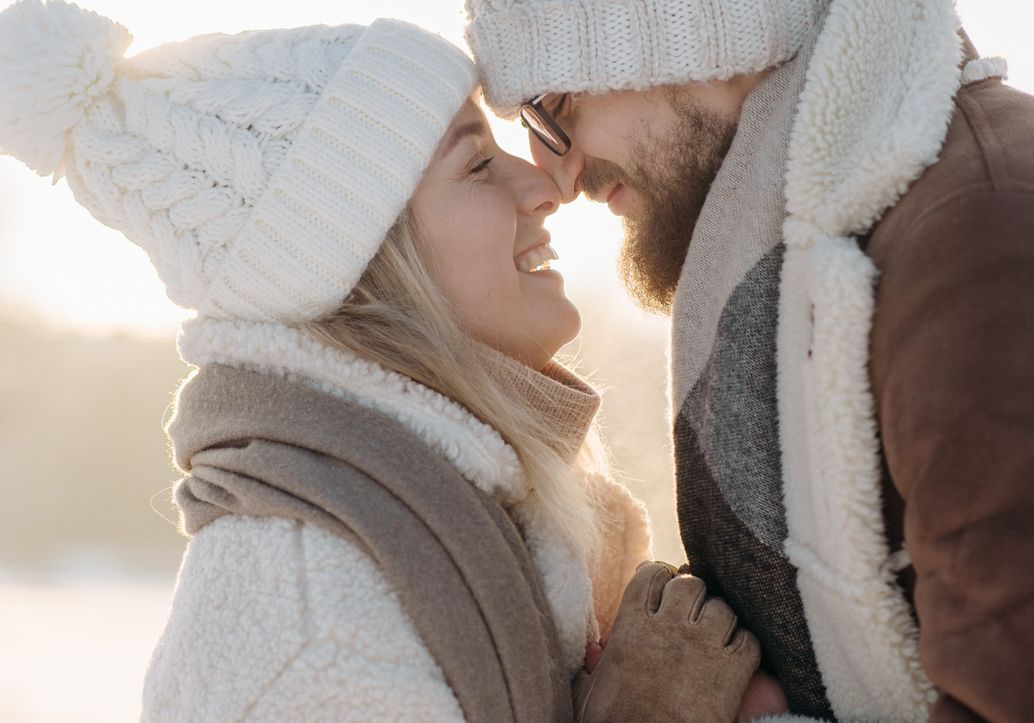 Online dating: starting a conversation on a niche platform