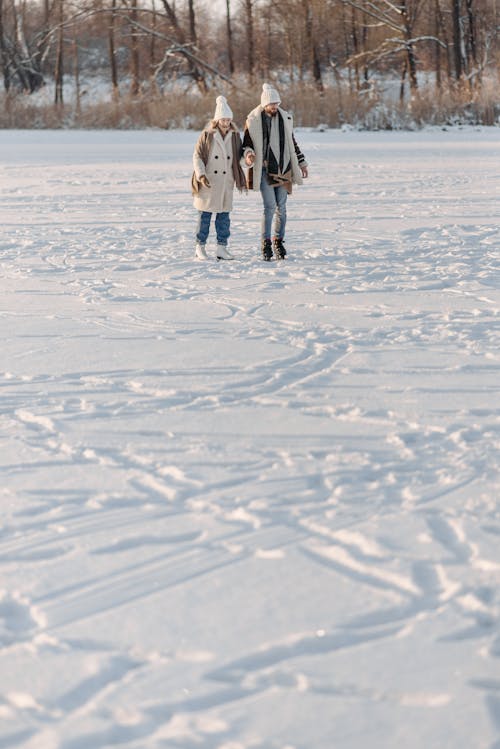 Free A Couple Skating Together Stock Photo