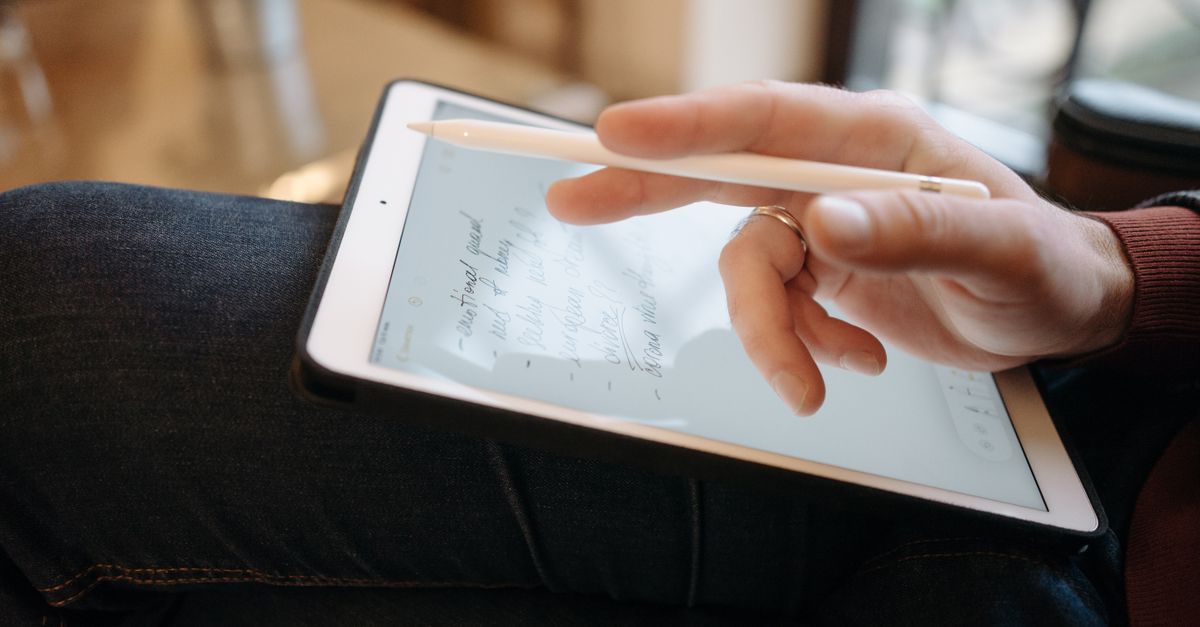 Le Kindle Scribe 64 Go tombe à 245 € chez Amazon