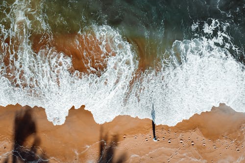 Foto stok gratis fotografi udara, gelombang, laut