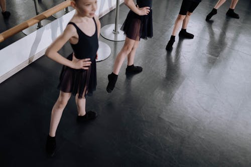 Kostnadsfri bild av balettdansös, balettstudio, ballerinakjol