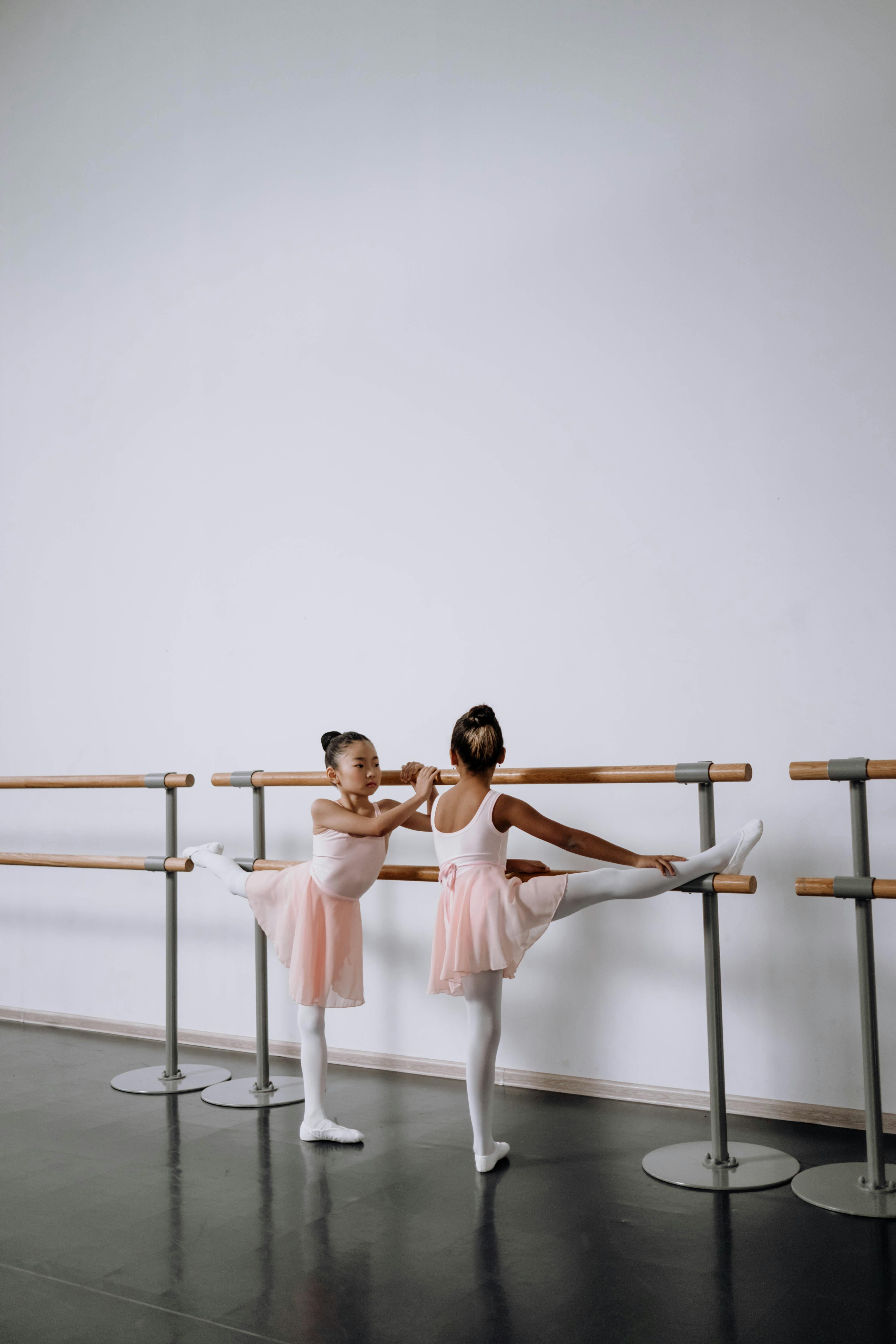 Barra de ballet fotos de stock, imágenes de Barra de ballet sin royalties