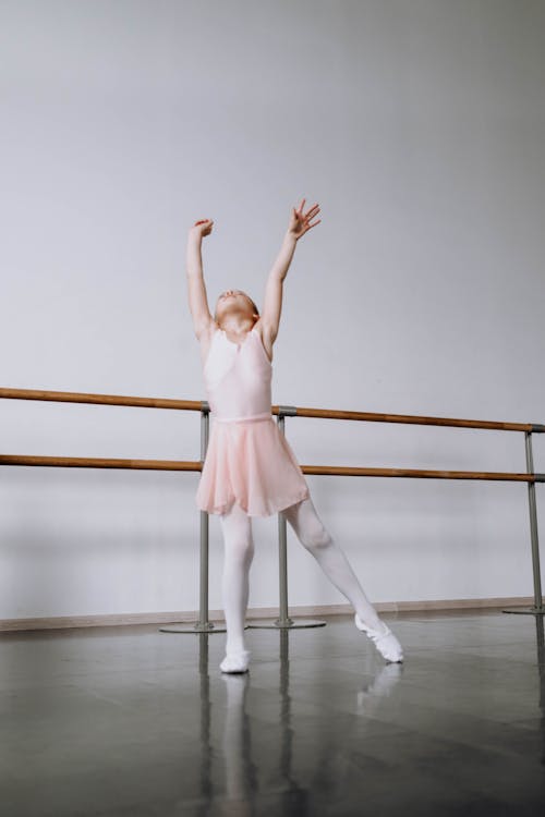 Kostenlos Kostenloses Stock Foto zu ballett, ballettstudio, kind Stock-Foto