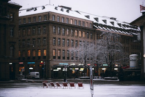 Gratis arkivbilde med årstid, bygning, fasade