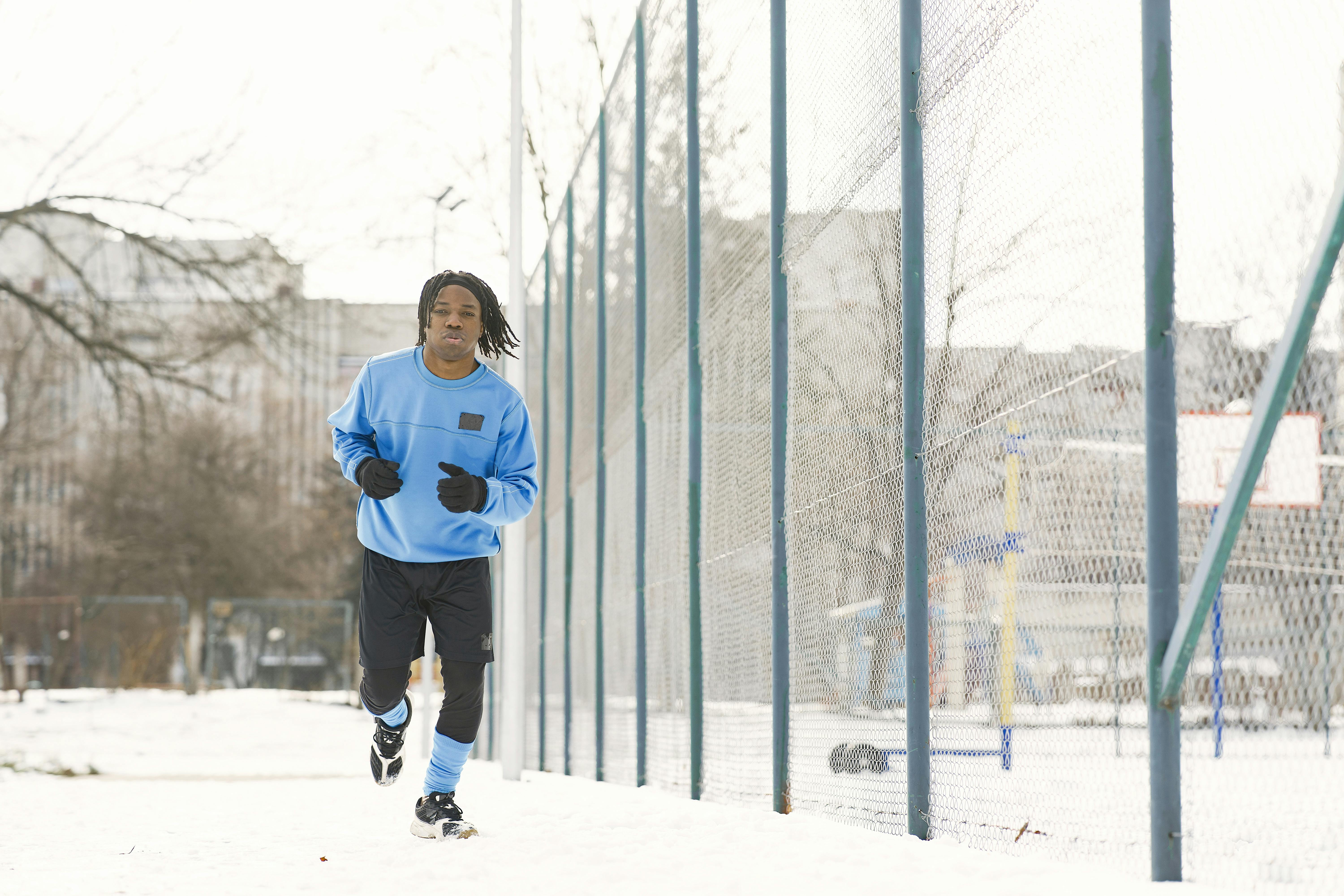 Top 5 Must-Have Features in Modern Sports Gear