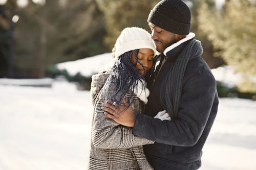 Ingyenes stockfotó afro-amerikai házaspár, átkarol, átkarolás témában