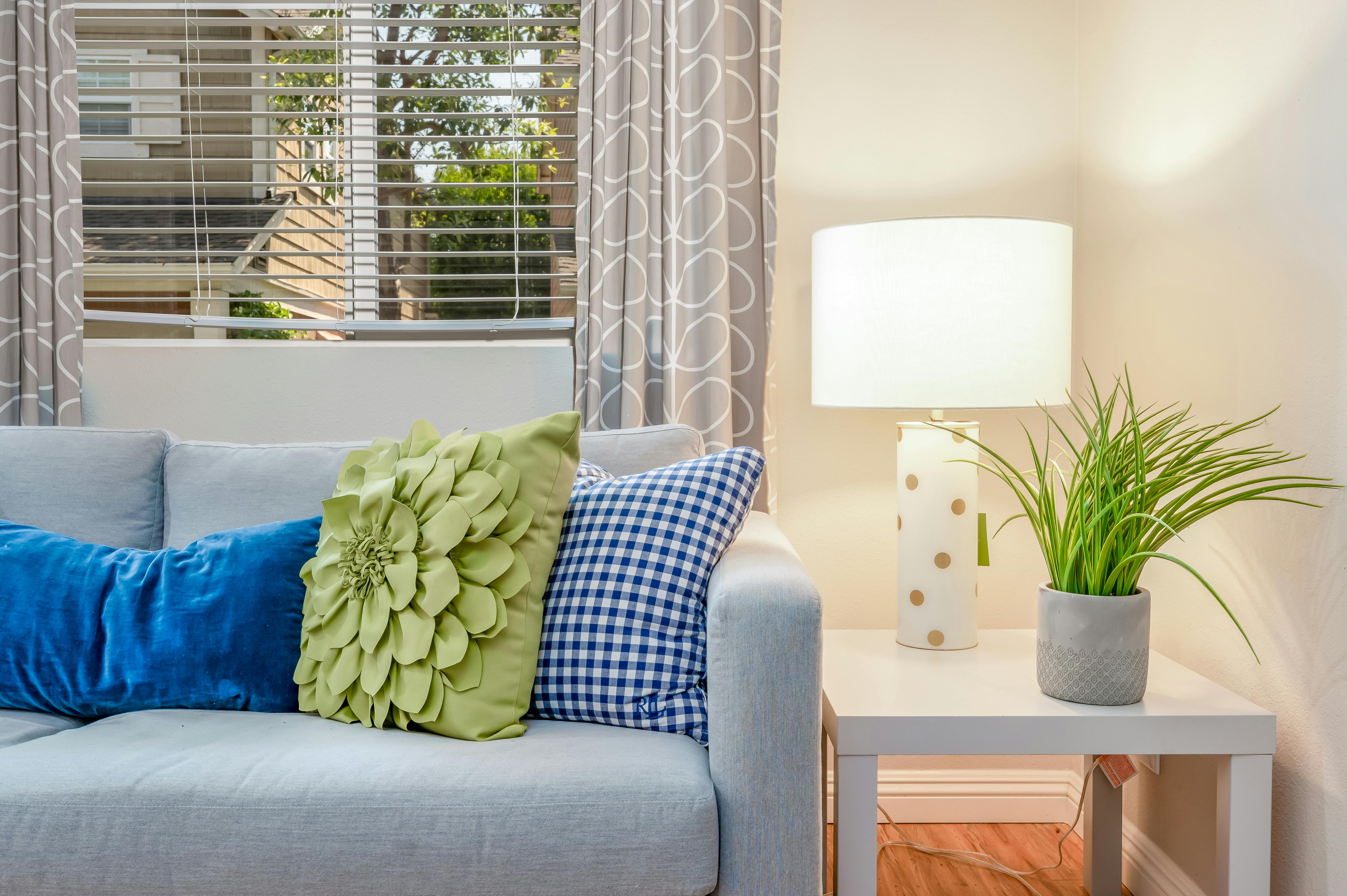 Best Decorative Throw Pillows 2026: Velvet & Linen