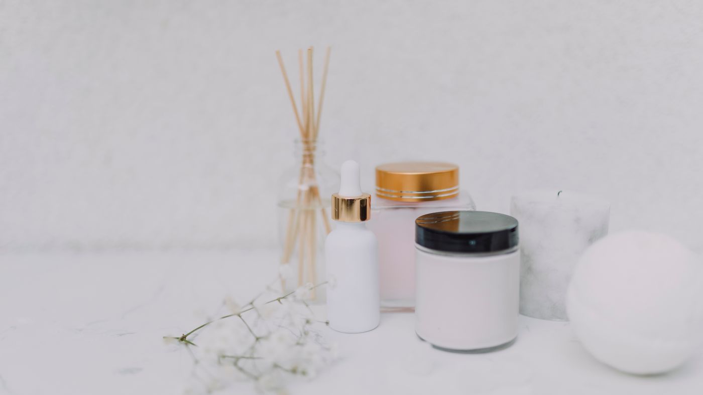Fragrance-Free vs Unscented Skincare: The Difference Matters