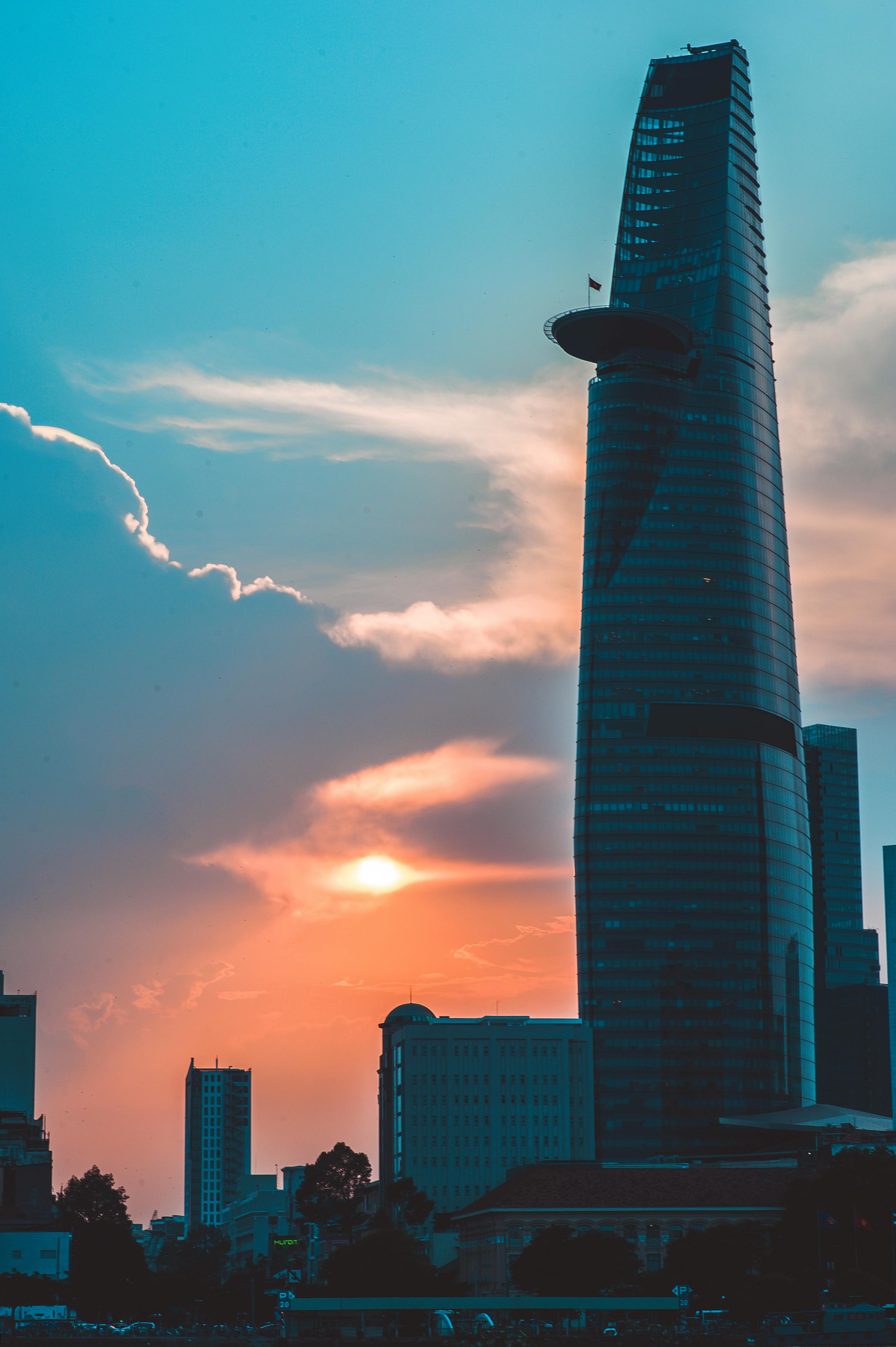 High Rise Building Near Park · Free Stock Photo High Rise Building Near Park · Free Stock Photo - 2783 x 4182 jpeg 1411kB