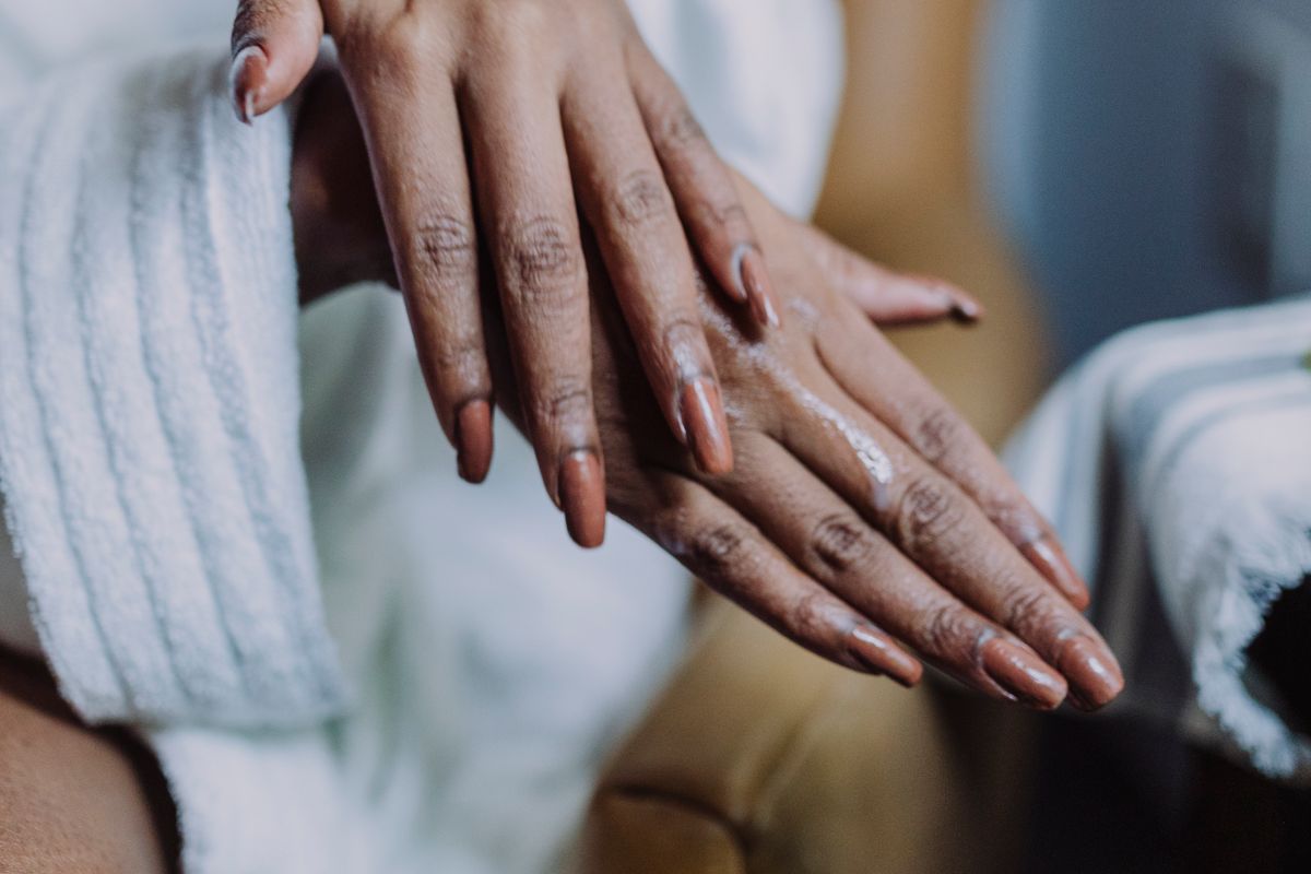 Nageldesign Trends Frühling 2026: Farben, Looks & Typberatung