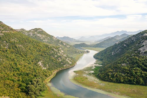 A River Between Mountains