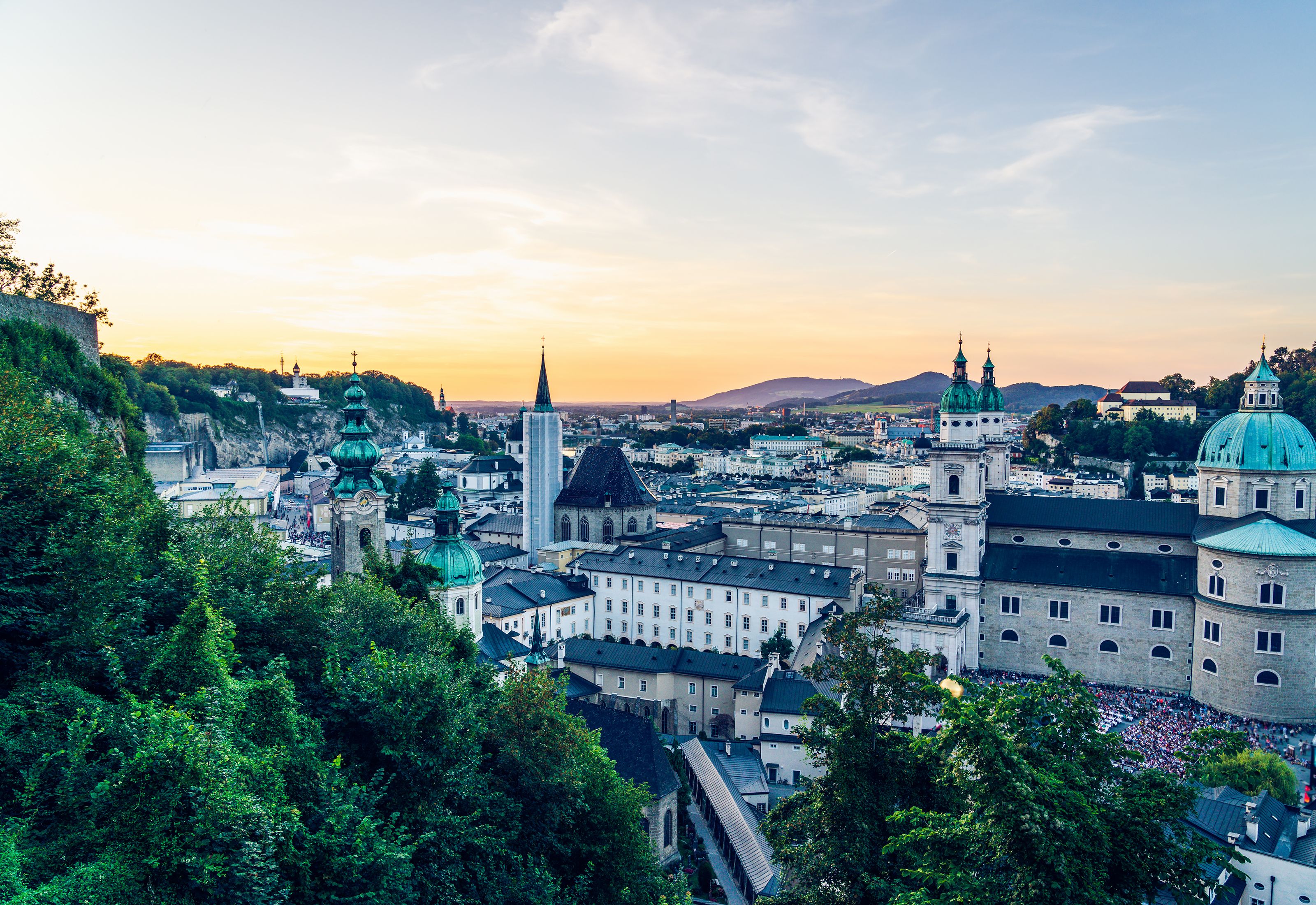 Drei (3) mobile network store in Salzburg, Austria