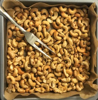 Roasted & With Sea Salt Cashews Halves & Pieces