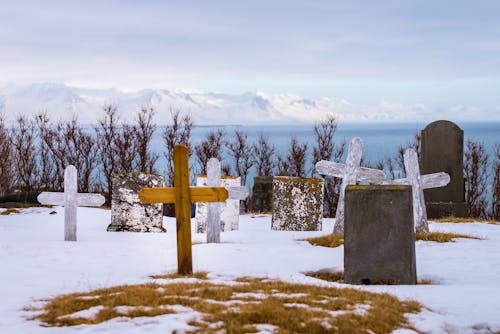Bezpłatne Darmowe zdjęcie z galerii z cmentarz, groby, klimat polarny Zdjęcie z galerii