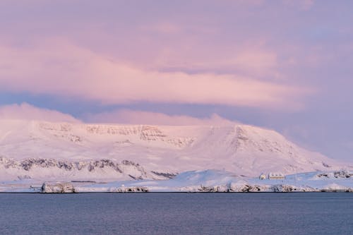 Безкоштовне стокове фото на тему «берег, гори, застуда»