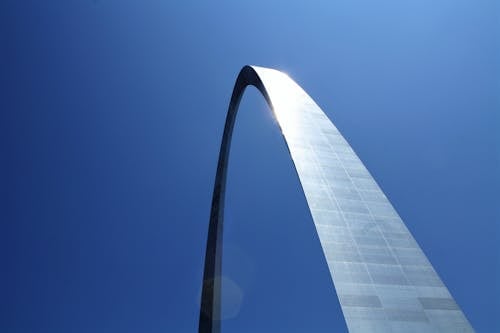 Free Low-angle Photography of Gateway Arch in St. Louis Stock Photo