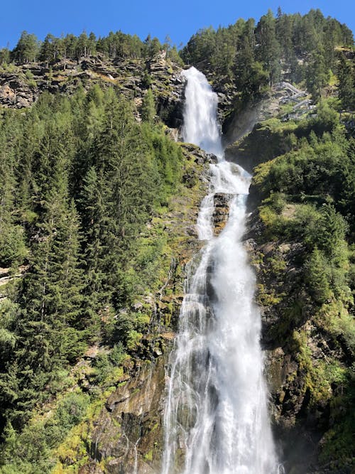 Gratis arkivbilde med fjell, foss, høy