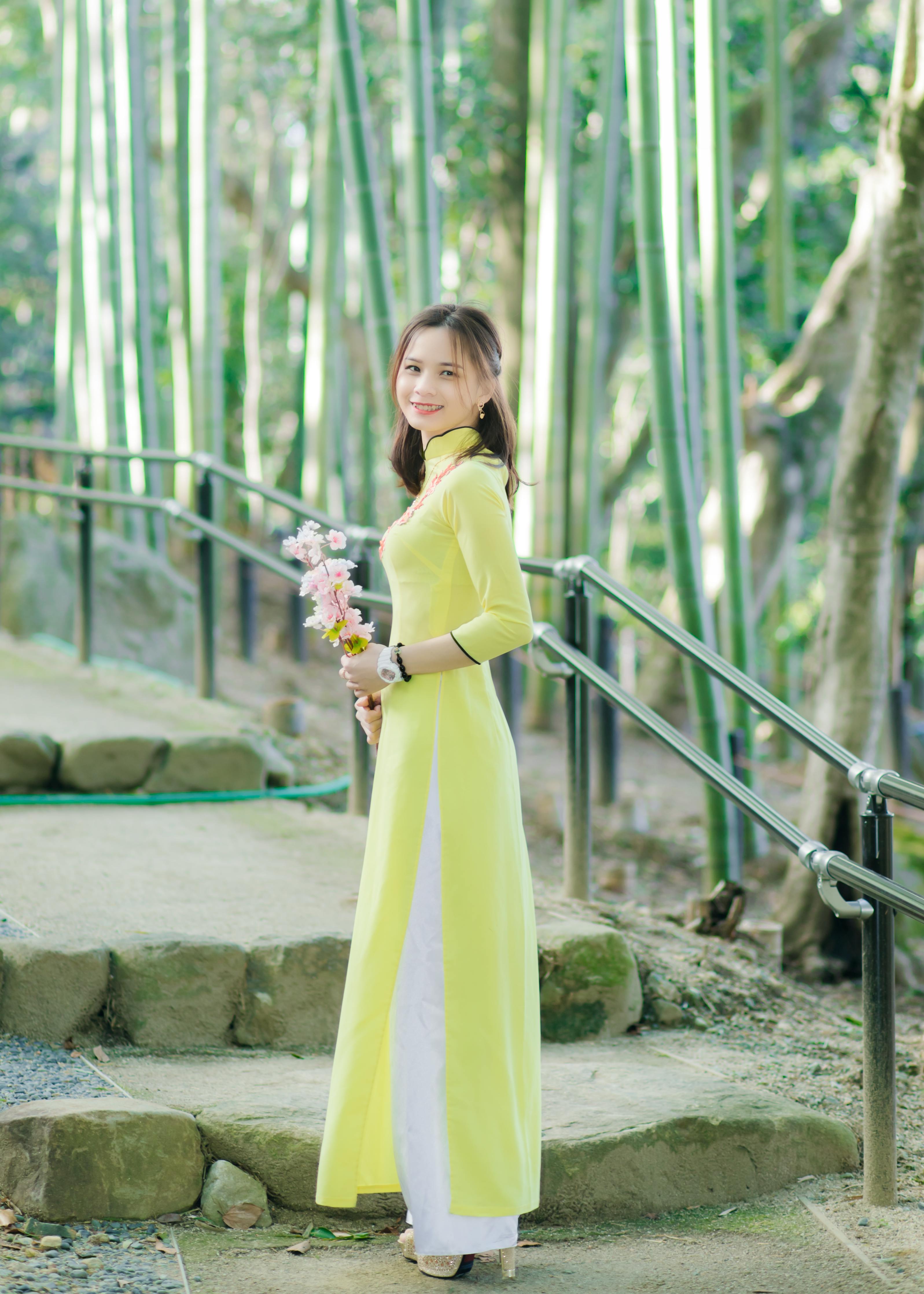 Yellow dress store with pink flowers