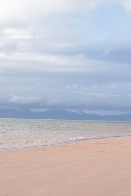 Безкоштовне стокове фото на тему «берег, білий пісок, вертикальні постріл»