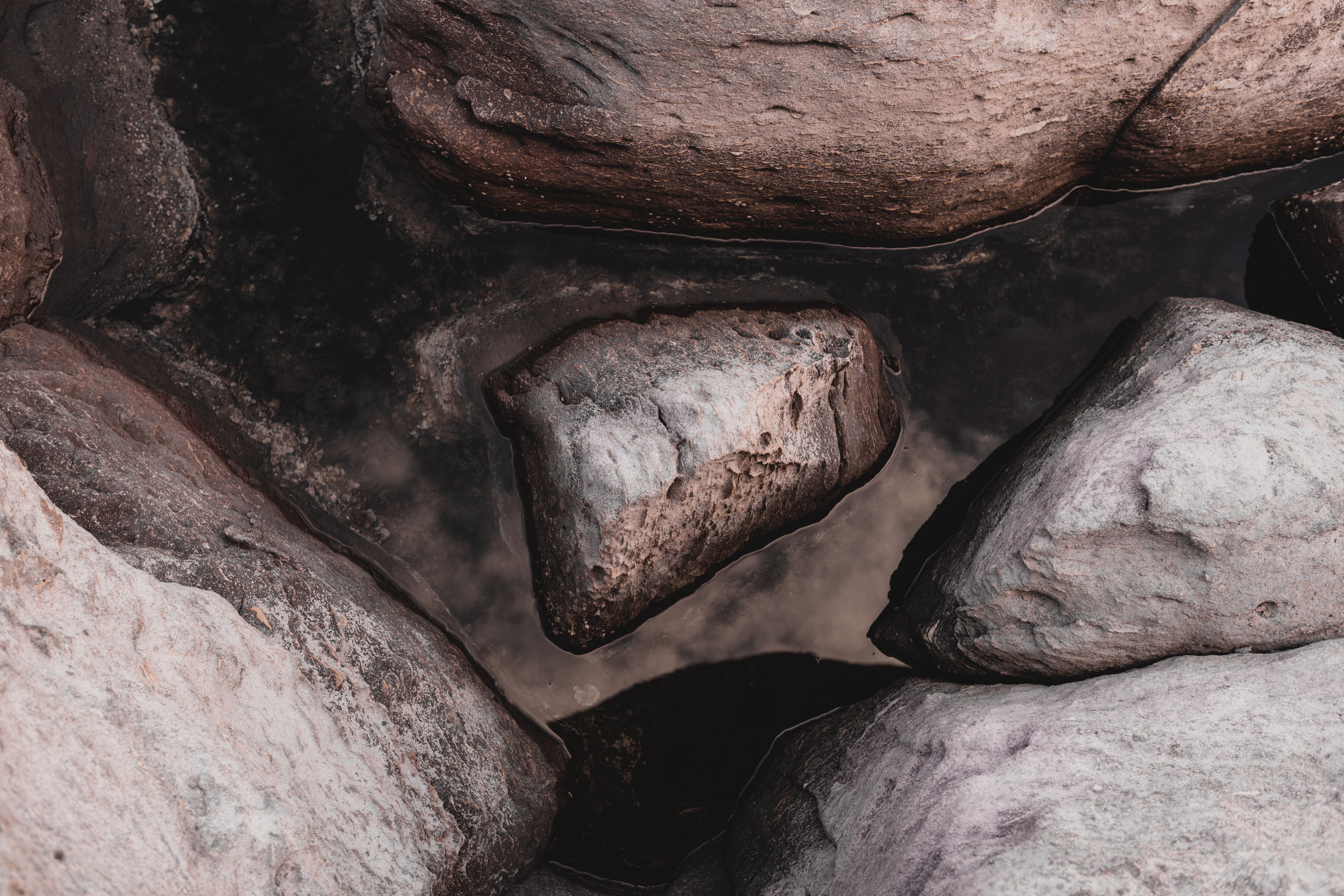 Brown and Gray Rock Formation · Free Stock Photo