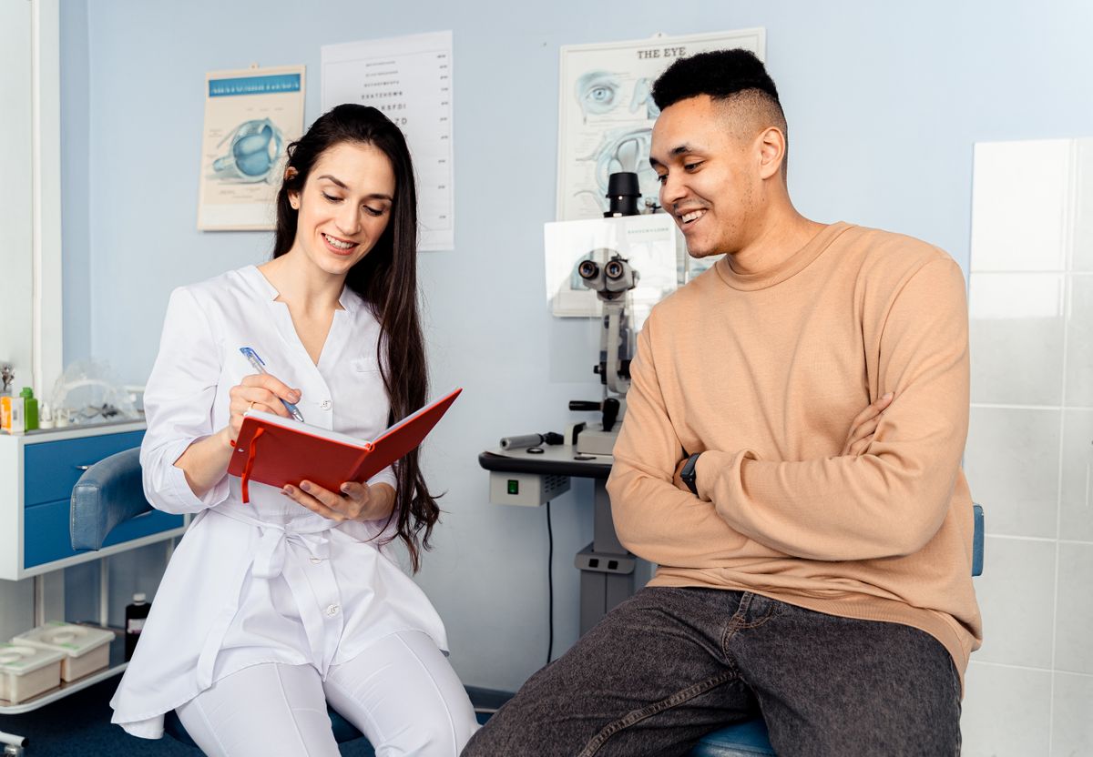 Specialist consultation with a patient