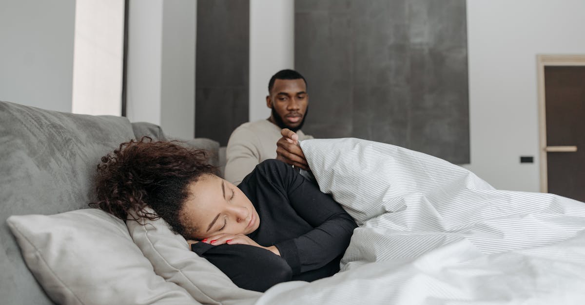 6 Signs a Wife Has Quietly Stopped Caring