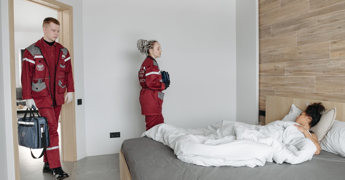 Tableau de prix 2026 pour une intervention de plombier en urgence sur une fuite d'eau