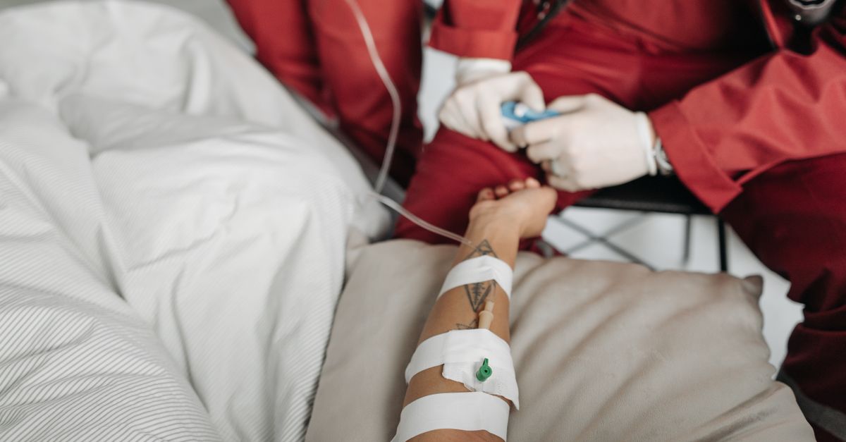 Avastin (Μπεβασιζουμάμπη): Χρήσεις, Παρενέργειες & Αλληλεπιδράσεις