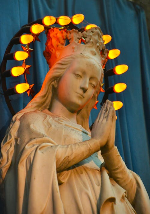 Statue of Vrigin Mary 
