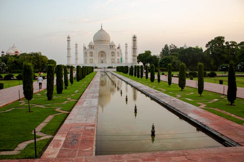 Amazing Taj Mahal during Dusk 