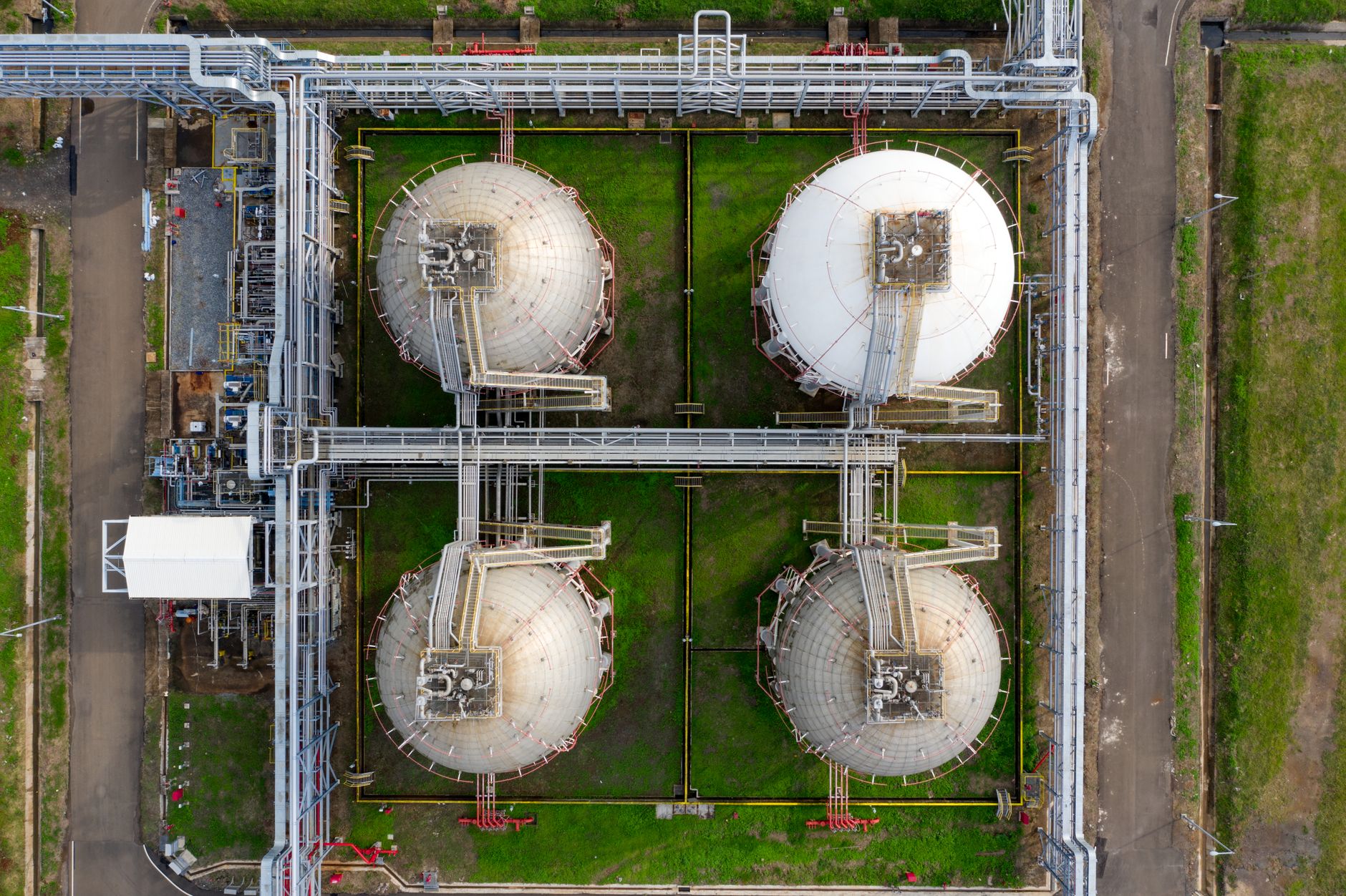 UK greenlights 7.6 GW LDES storage, world's first revenue-floor scheme