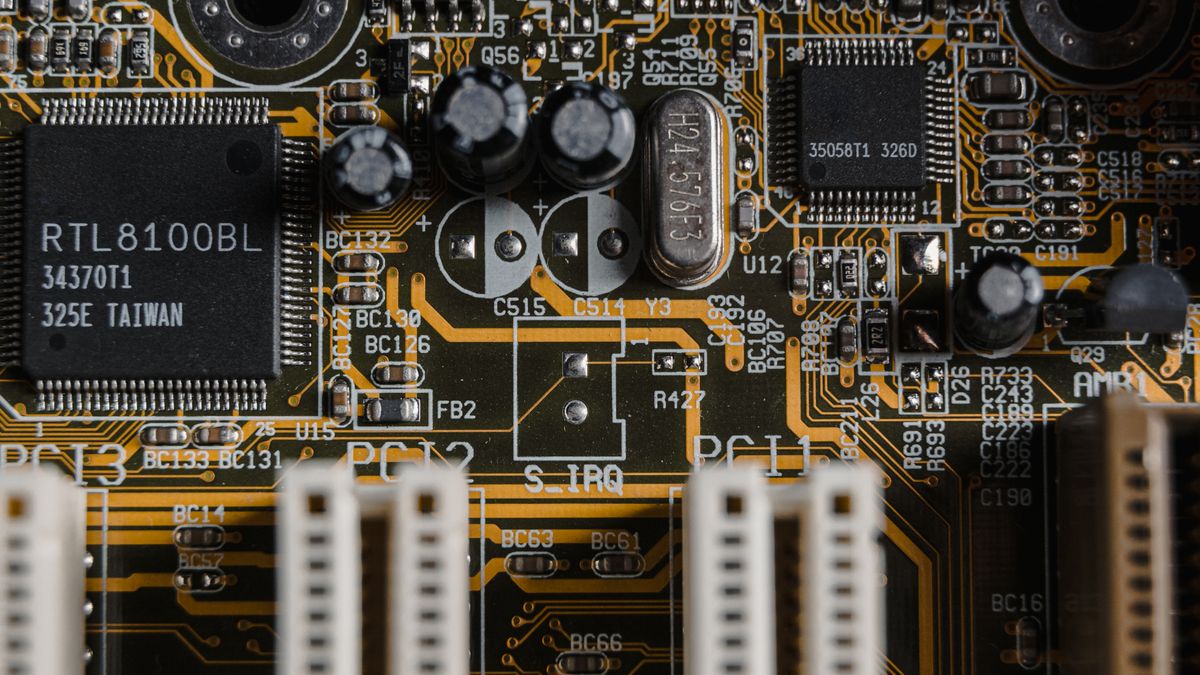 Xiaomi aposta em chips próprios para IA em smartphones e carros, mesmo com queda nos lucros