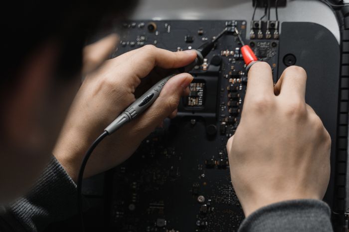 Close-up hardware diagnostics