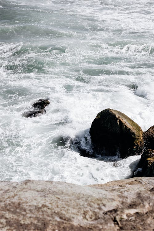 Ocean Waves Crashing on Rocks 