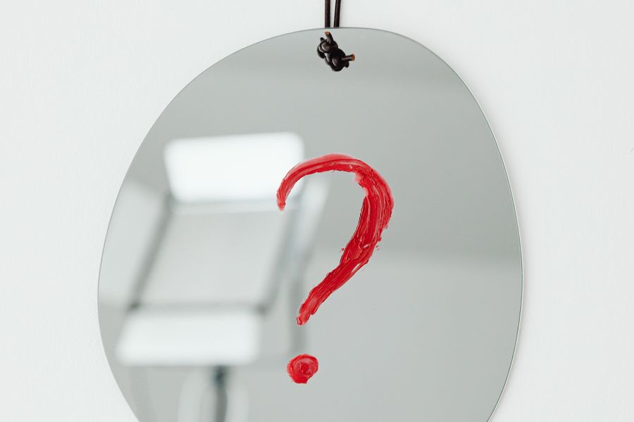 Pakiet FAQ dla klientów – realistyczne zdjęcie przygotowywania sekcji FAQ i odpowiedzi dla klientów