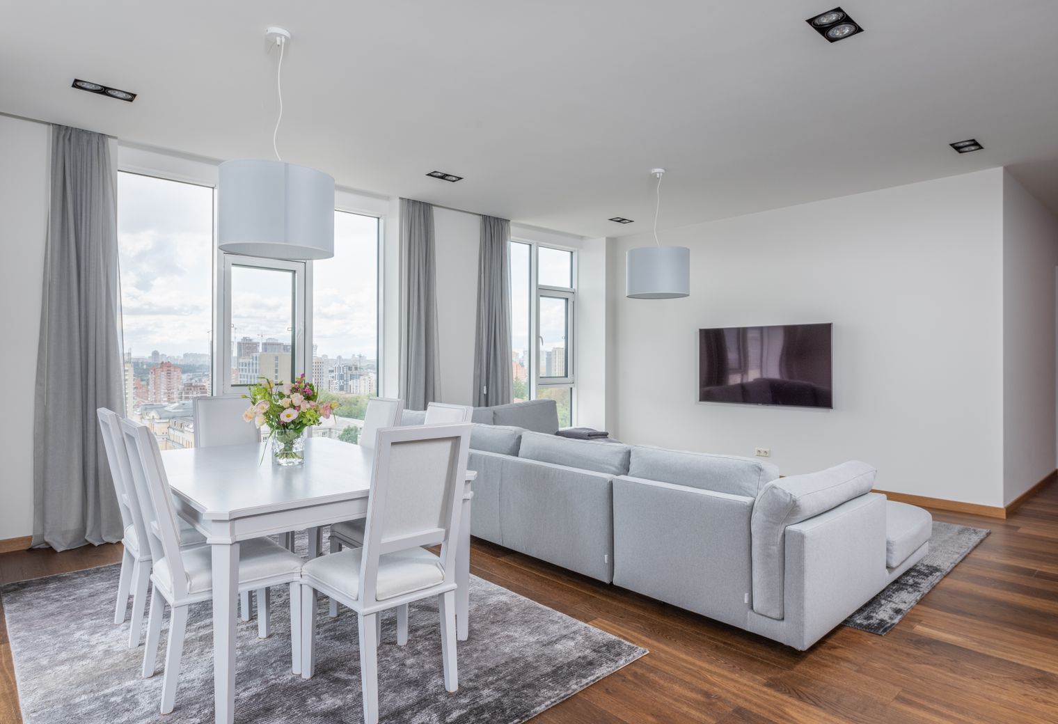 North Walsham — professional movers carrying furniture on a house move