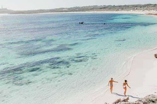 Foto profissional grátis de andando, areia, férias