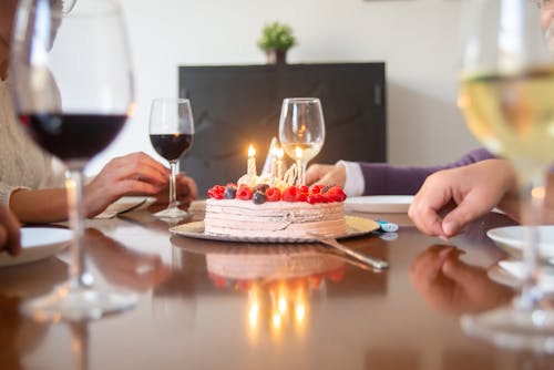 Foto profissional grátis de aceso, aniversário, celebrando