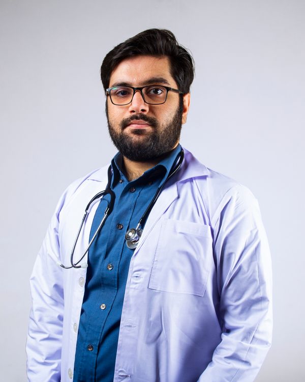 Dr. Martín Herrera — Director · Implantología