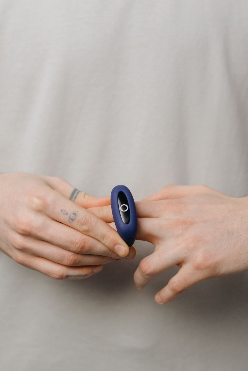 Pebble lansează un inel smart inovator pentru înregistrarea gândurilor