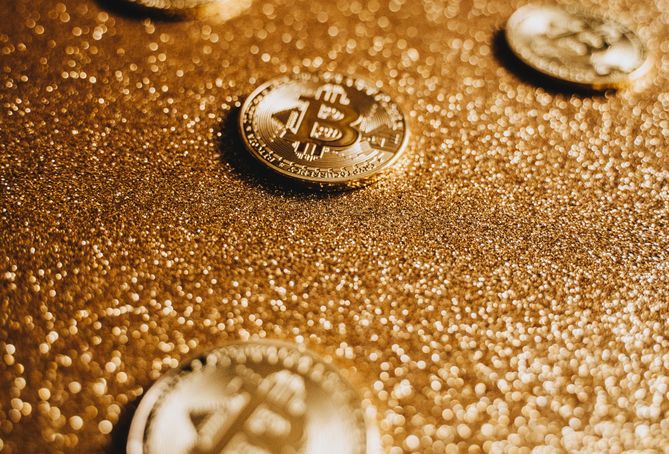 Online Casino: Spielautomaten und Live-Spiele im Überblick